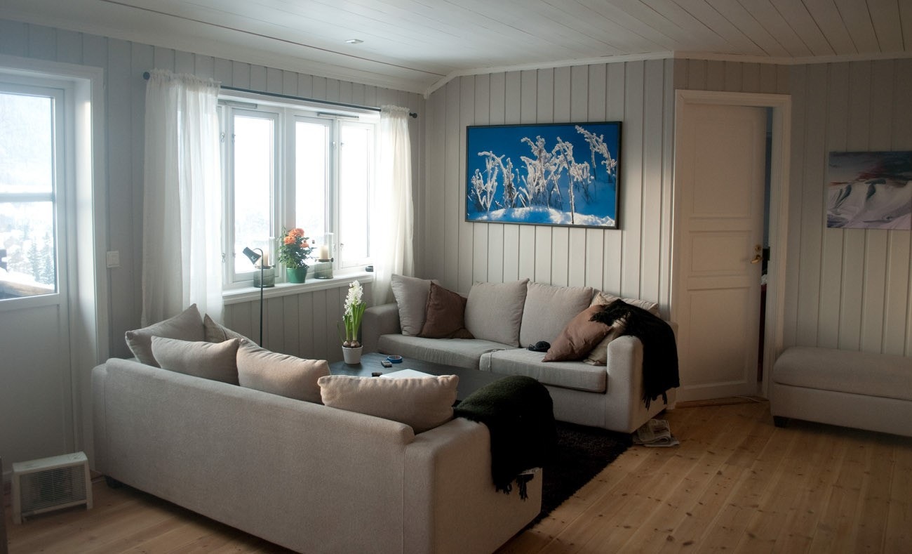 Det er flotte gjennomgående tregulv i leiligheten. Galleribilde