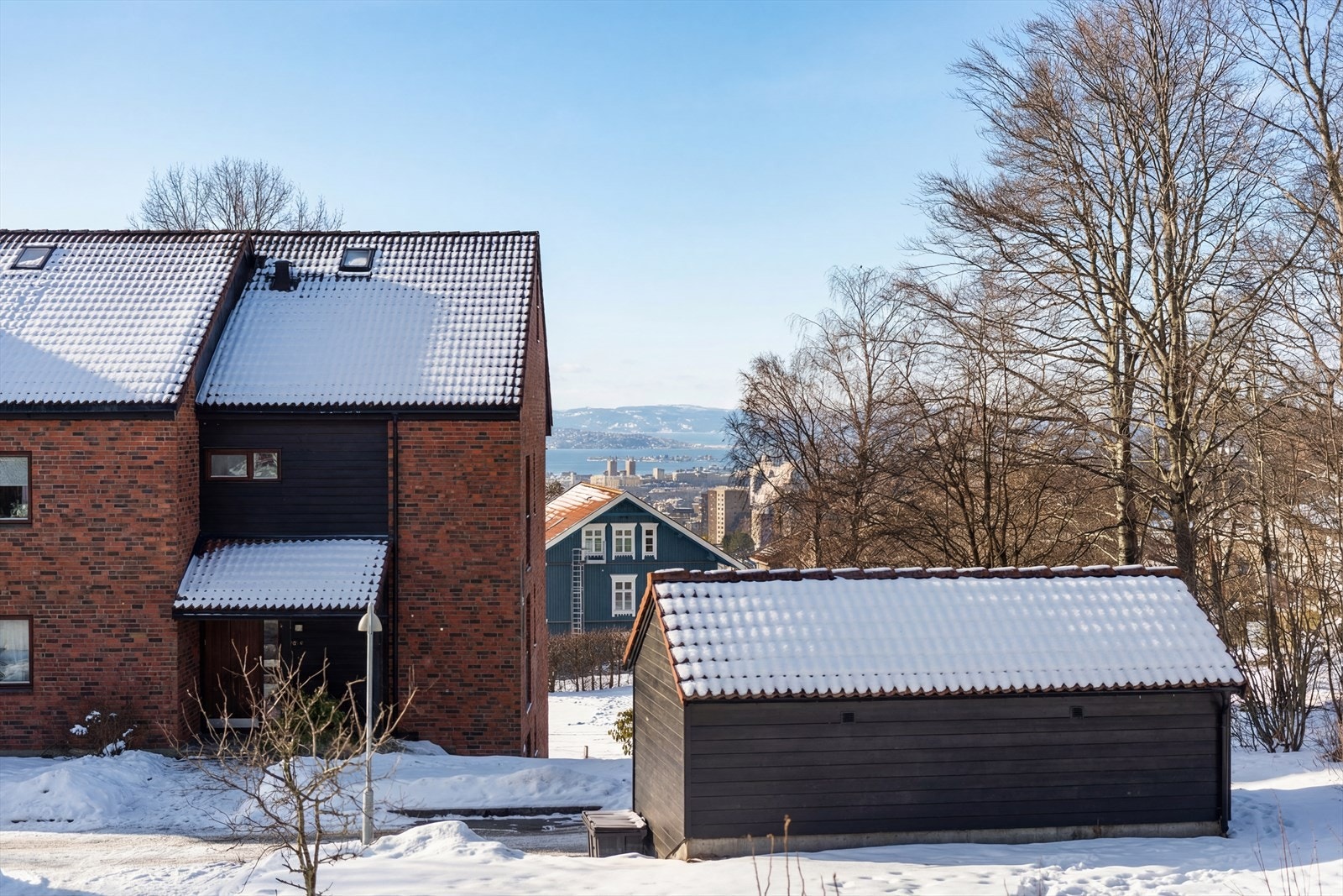 Christoffer Vindum v. Emera ønsker velkommen til Grefsenkollveien 9B! Galleribilde