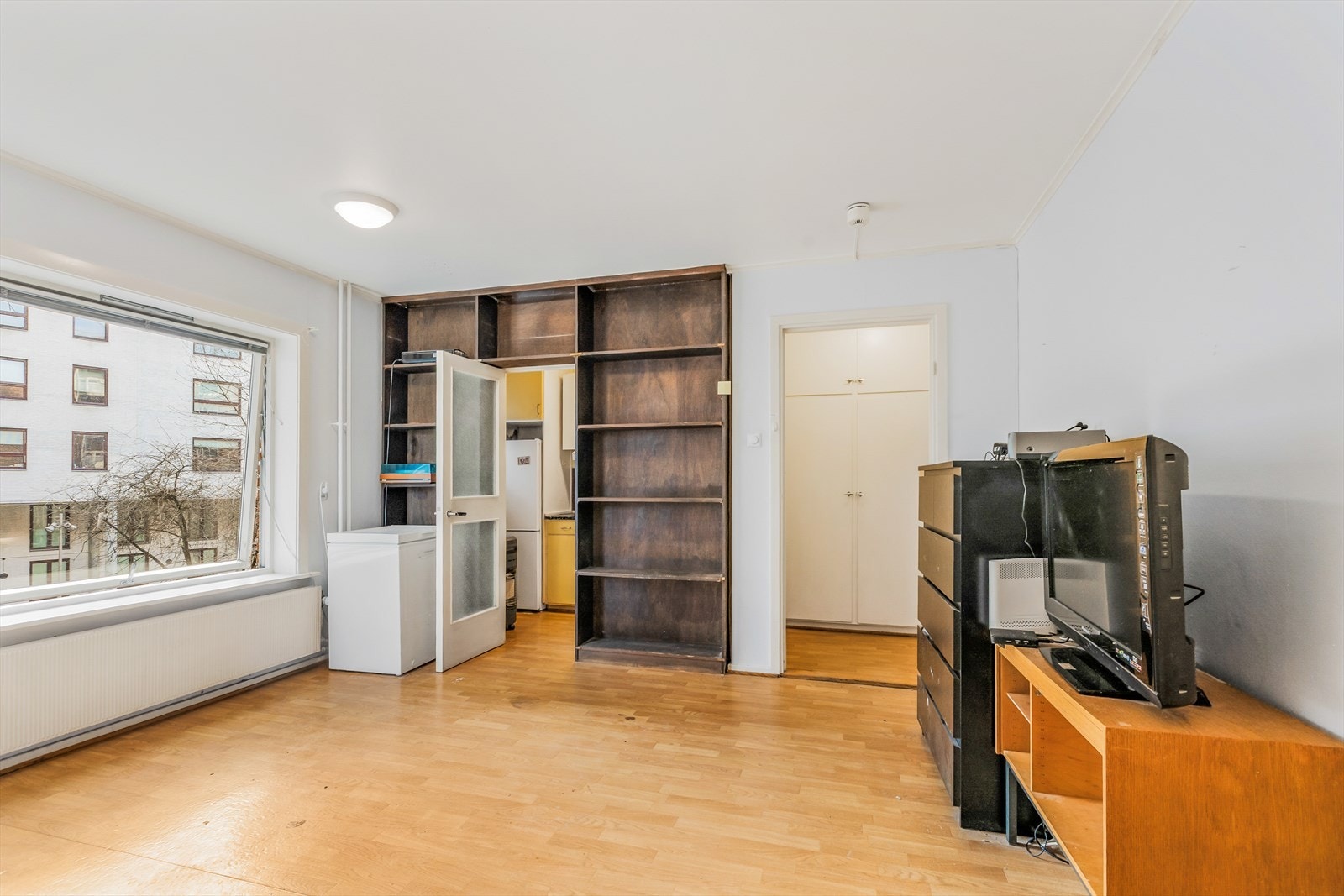 Felleskostnadene inkluderer varmtvann, fyring og grunnpakke fra Telia med Tv/internett. Galleribilde