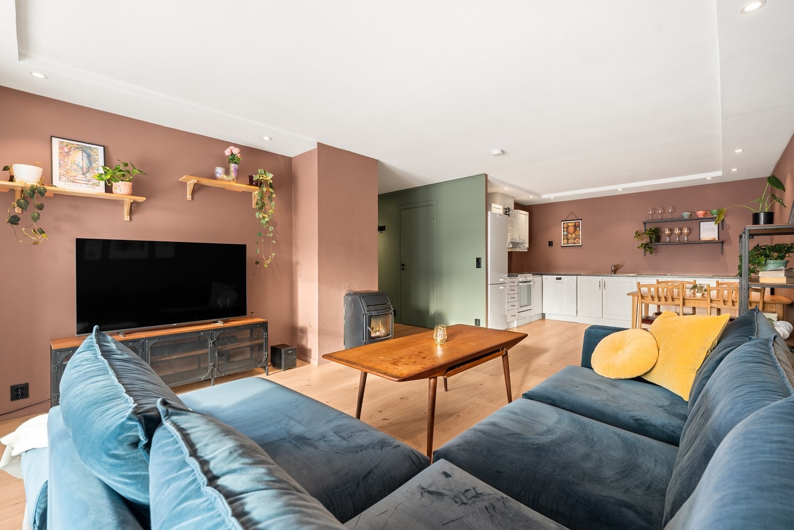 Det er dimbare downlights i himling. Galleribilde