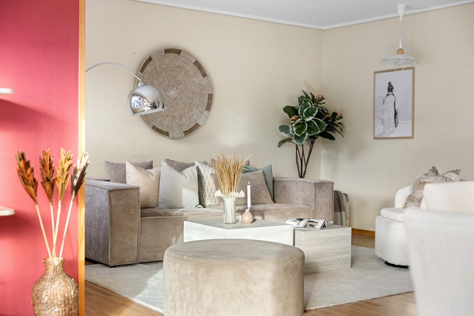 Naturlig inndeling med egen sone for sittegruppe. Galleribilde