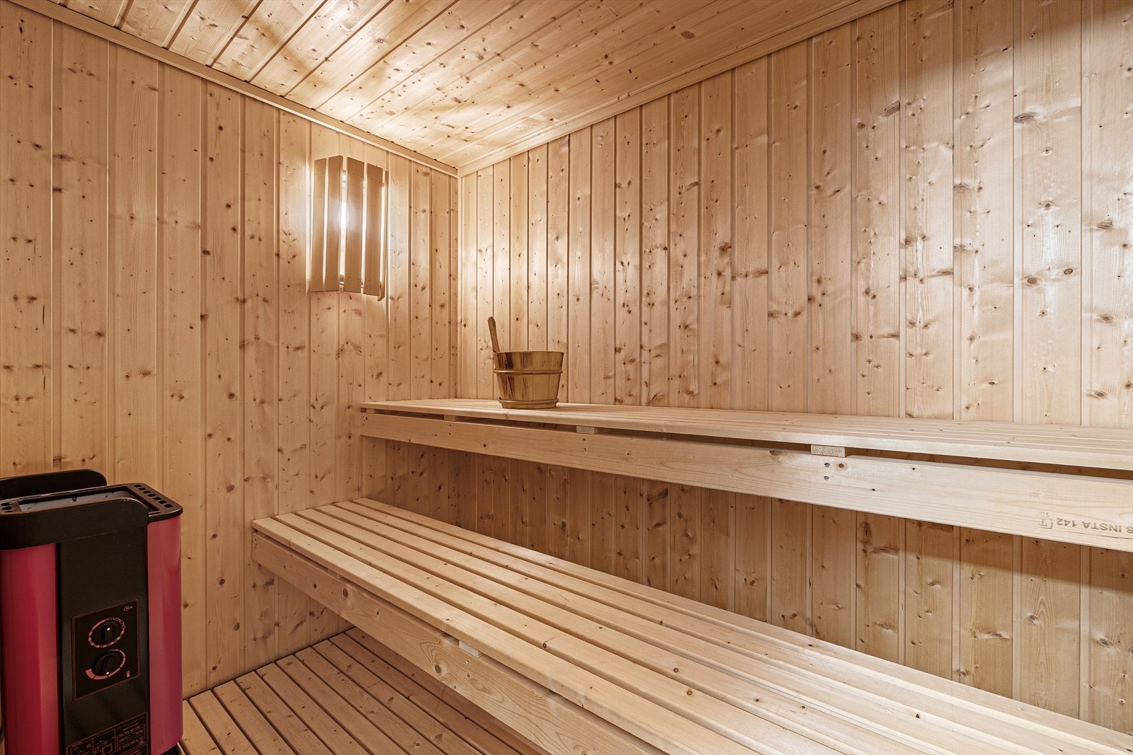 Med direkte tilgang fra badet kan du nyte en varm og behagelig badstue. Galleribilde