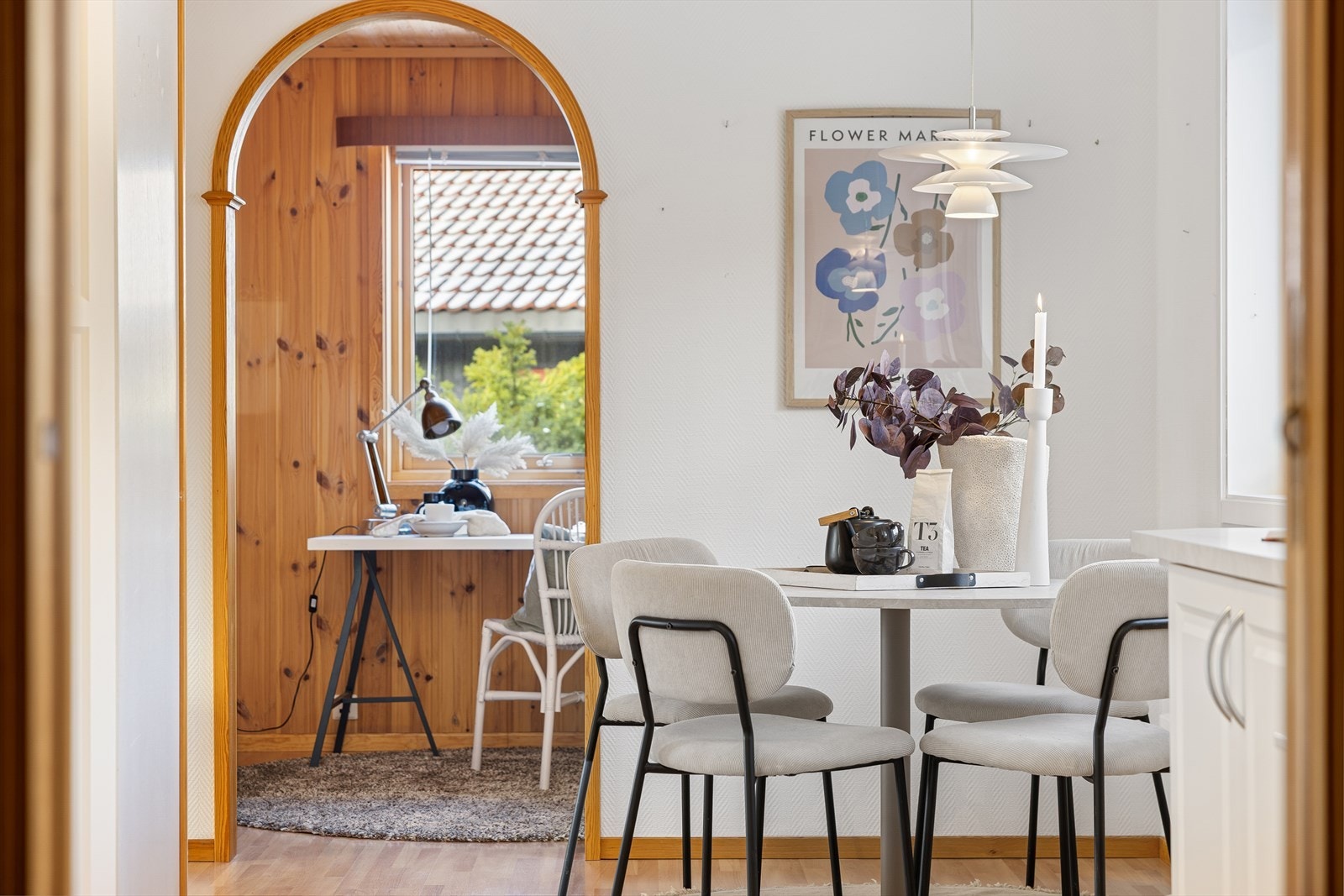 Ved siden av kjøkkenet ligger et praktisk stue/kontor alternativt soverom på 7,1 kvm. Galleribilde