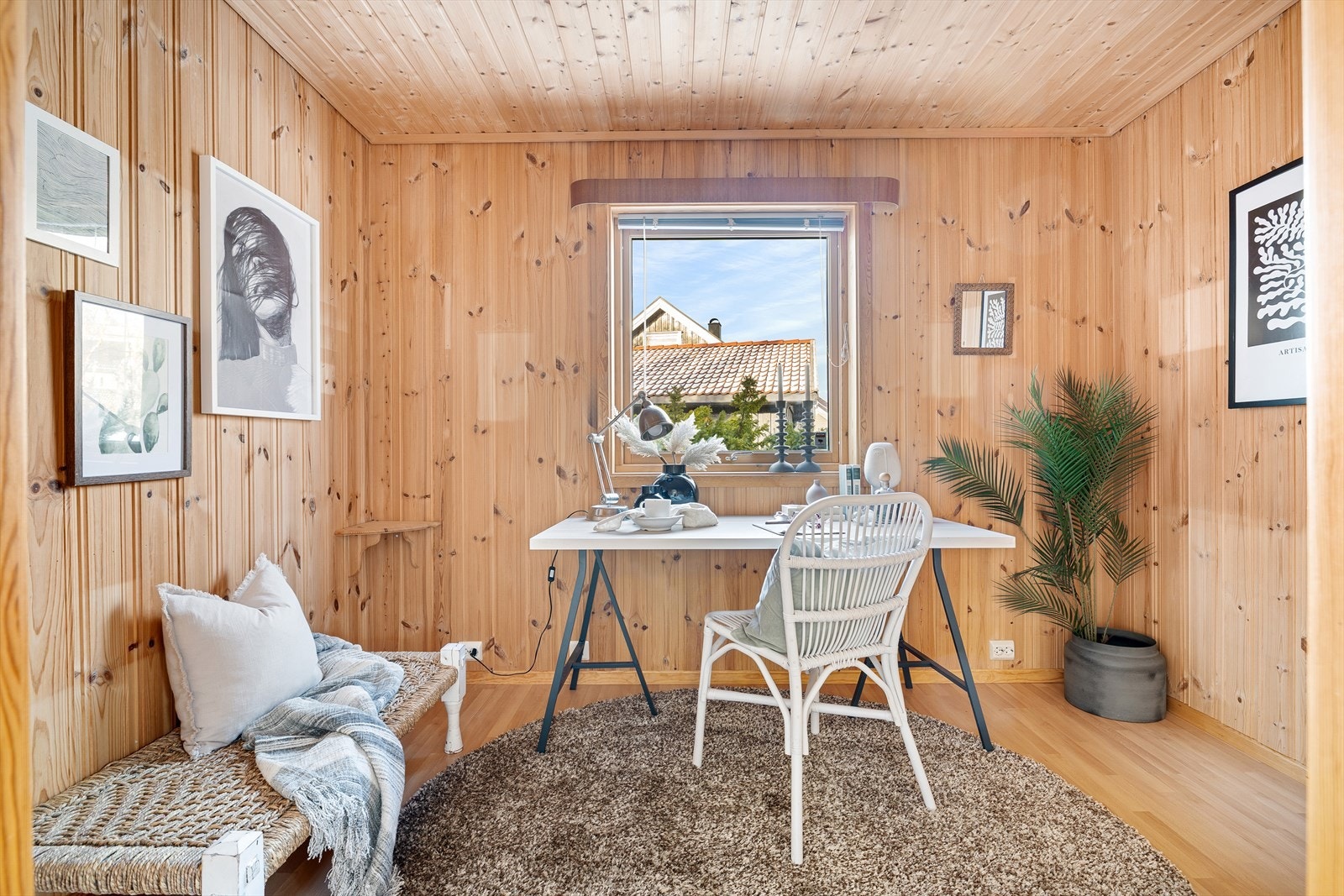 Rommet har tidligere blitt benyttet som gjesterom, hobbyrom/kontor. Rommet er ikke formelt søkt godkjent som soverom. Galleribilde