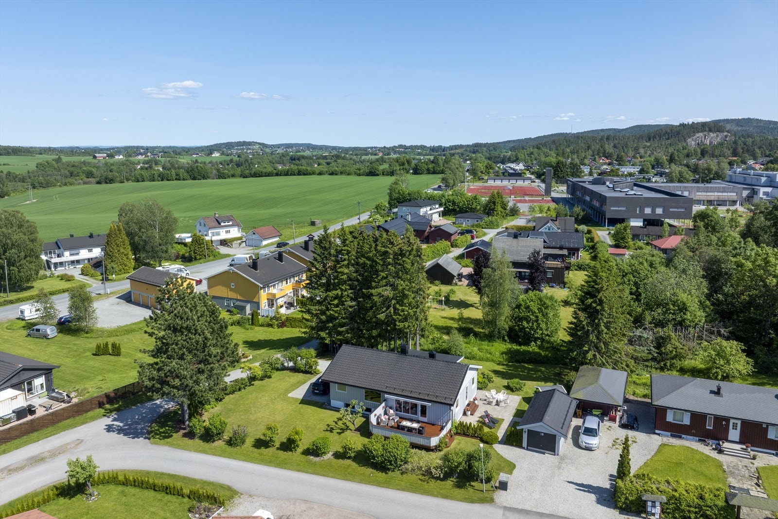 Området har umiddelbar nærhet til Kjekstadmarka, som byr på flotte tur- og sykkelmuligheter. Galleribilde