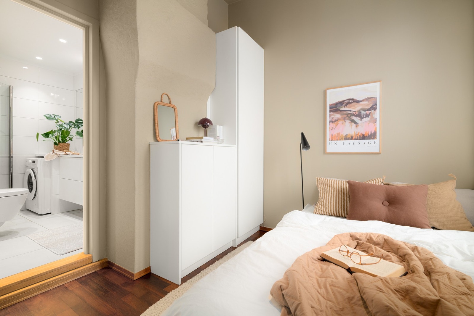 Adkomst til badet fra soverommet. Galleribilde