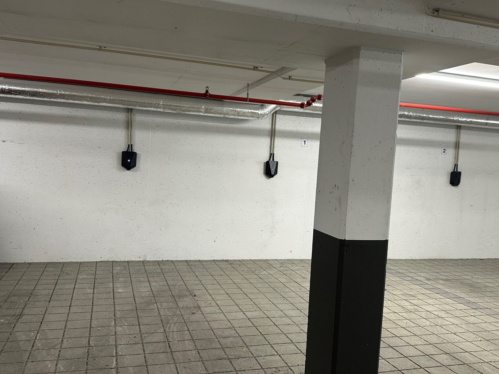 Garasjeplass. Galleribilde