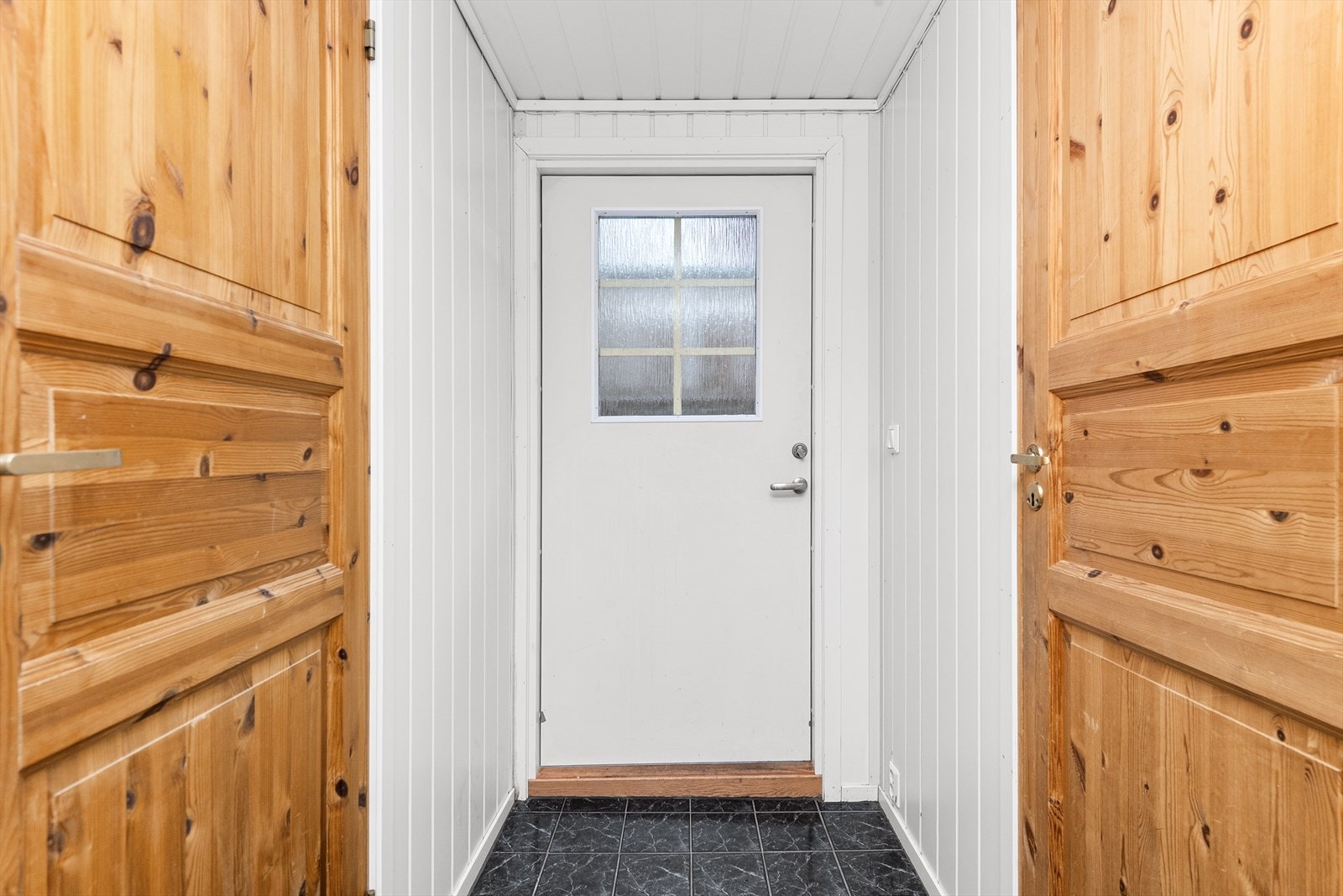 Inngang underetasje Galleribilde