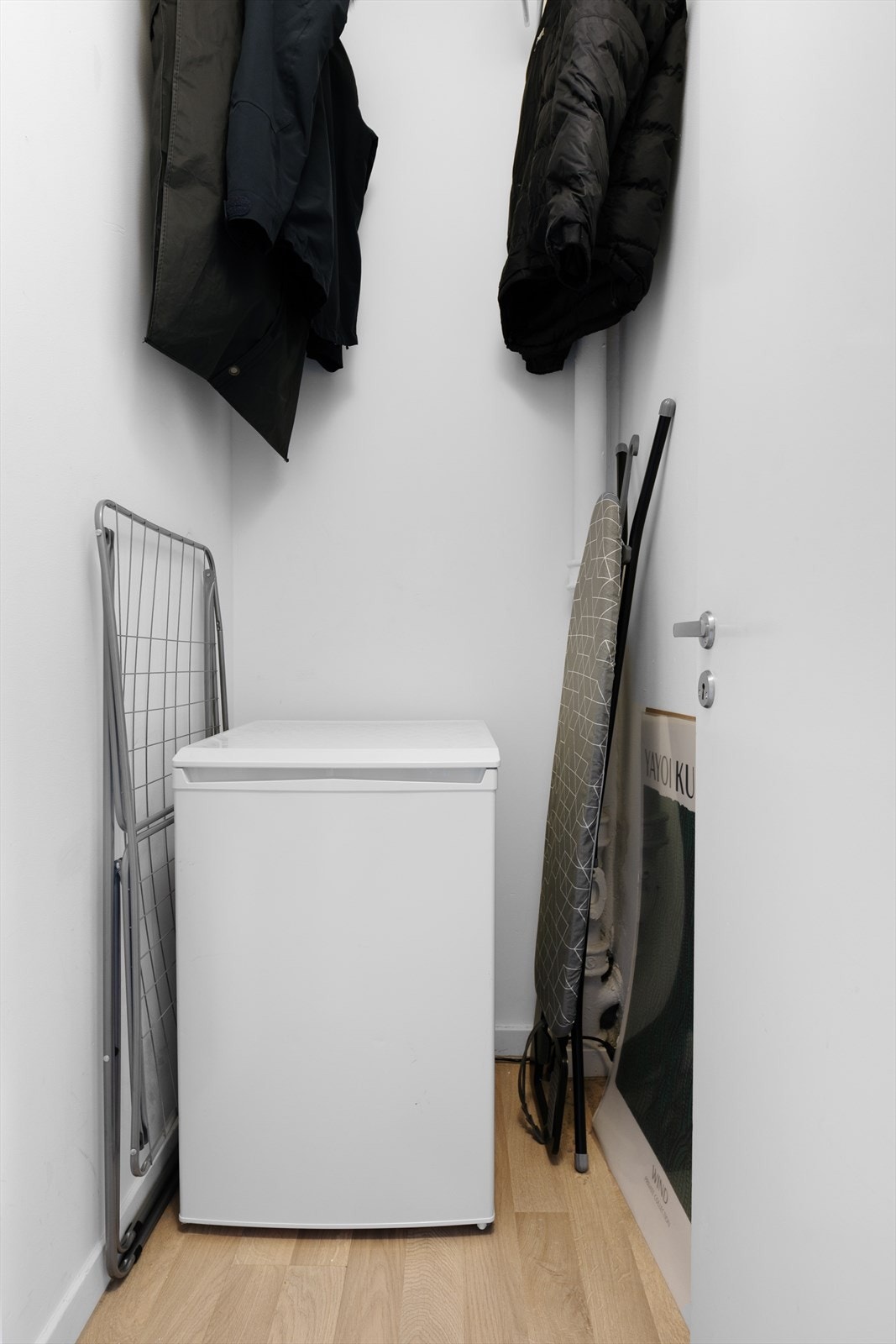 Praktisk, innvendig bod for lagring. Dette rommet har dagens eier satt stor pris på! Galleribilde