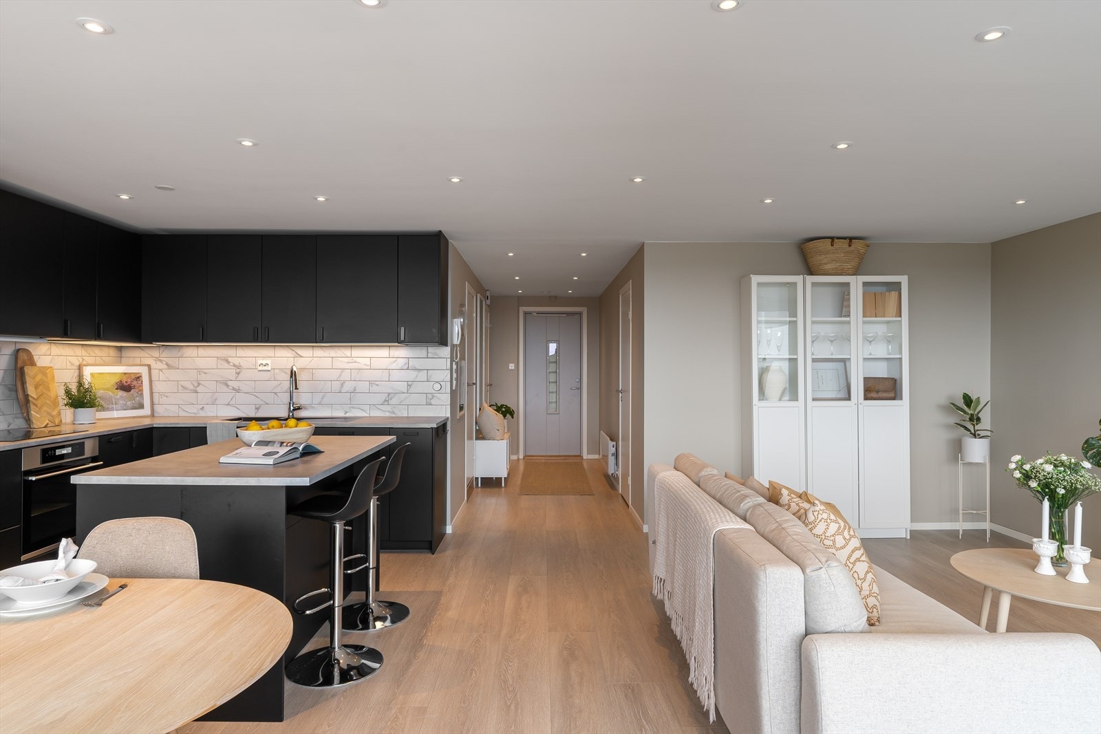 Gang som forbinder stue/kjøkken med resten av leiligheten Galleribilde