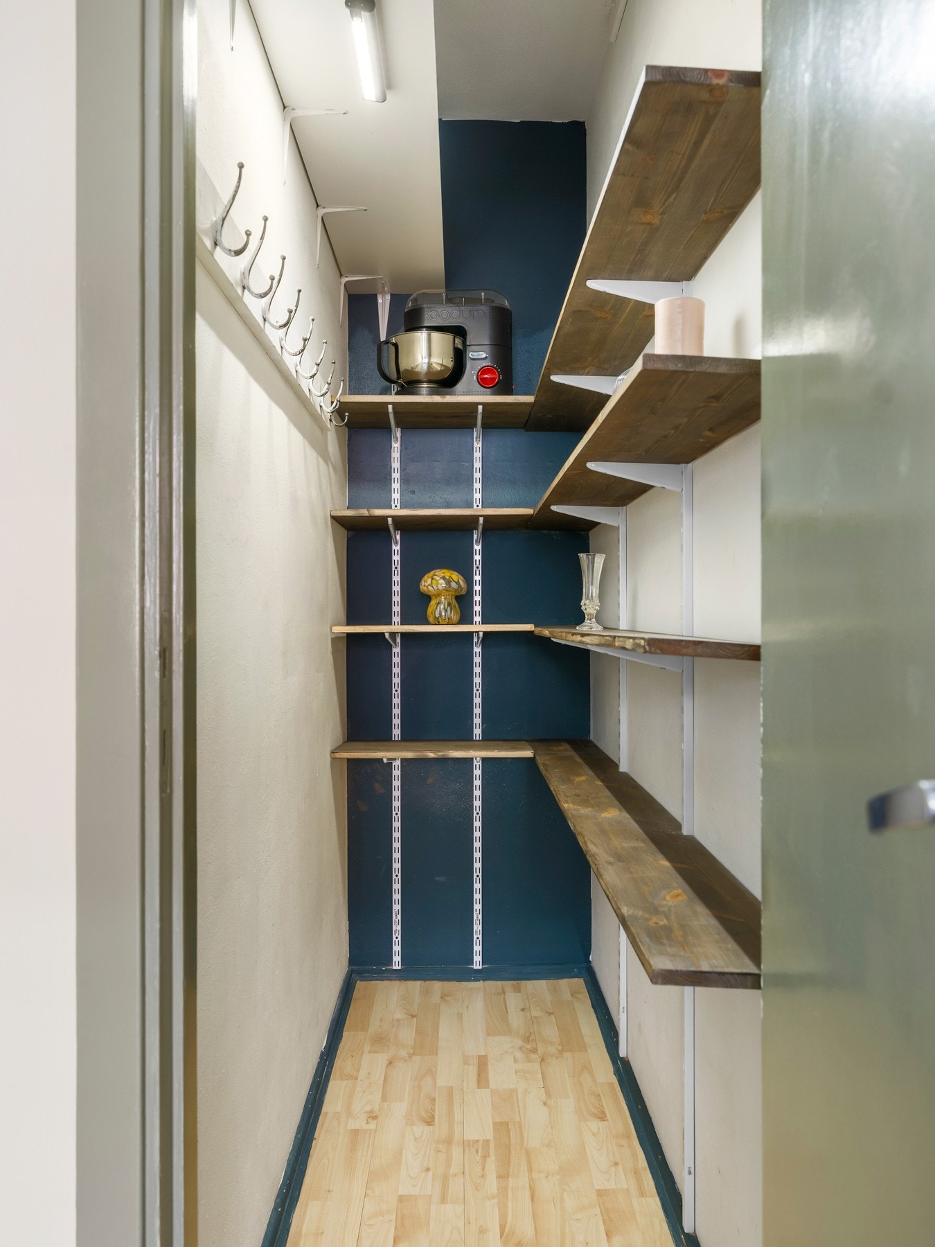 Innebod/ spisskammers. Galleribilde