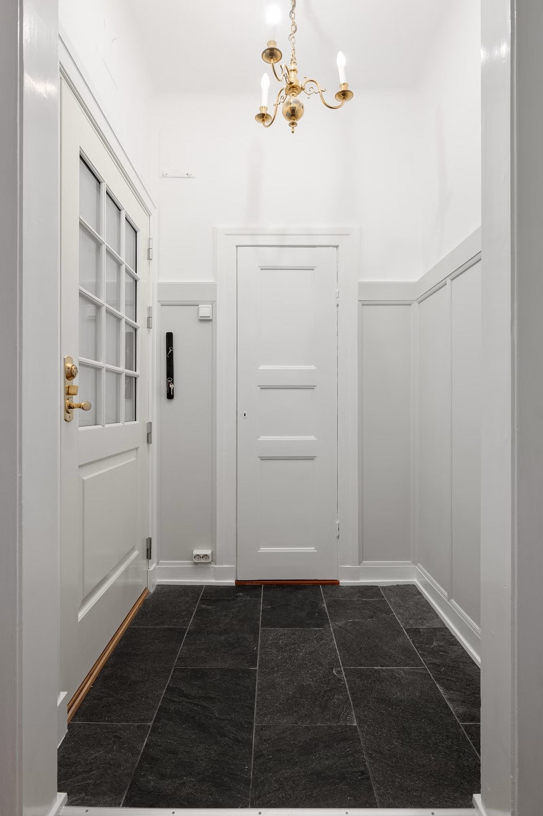 Inngangsparti. Galleribilde