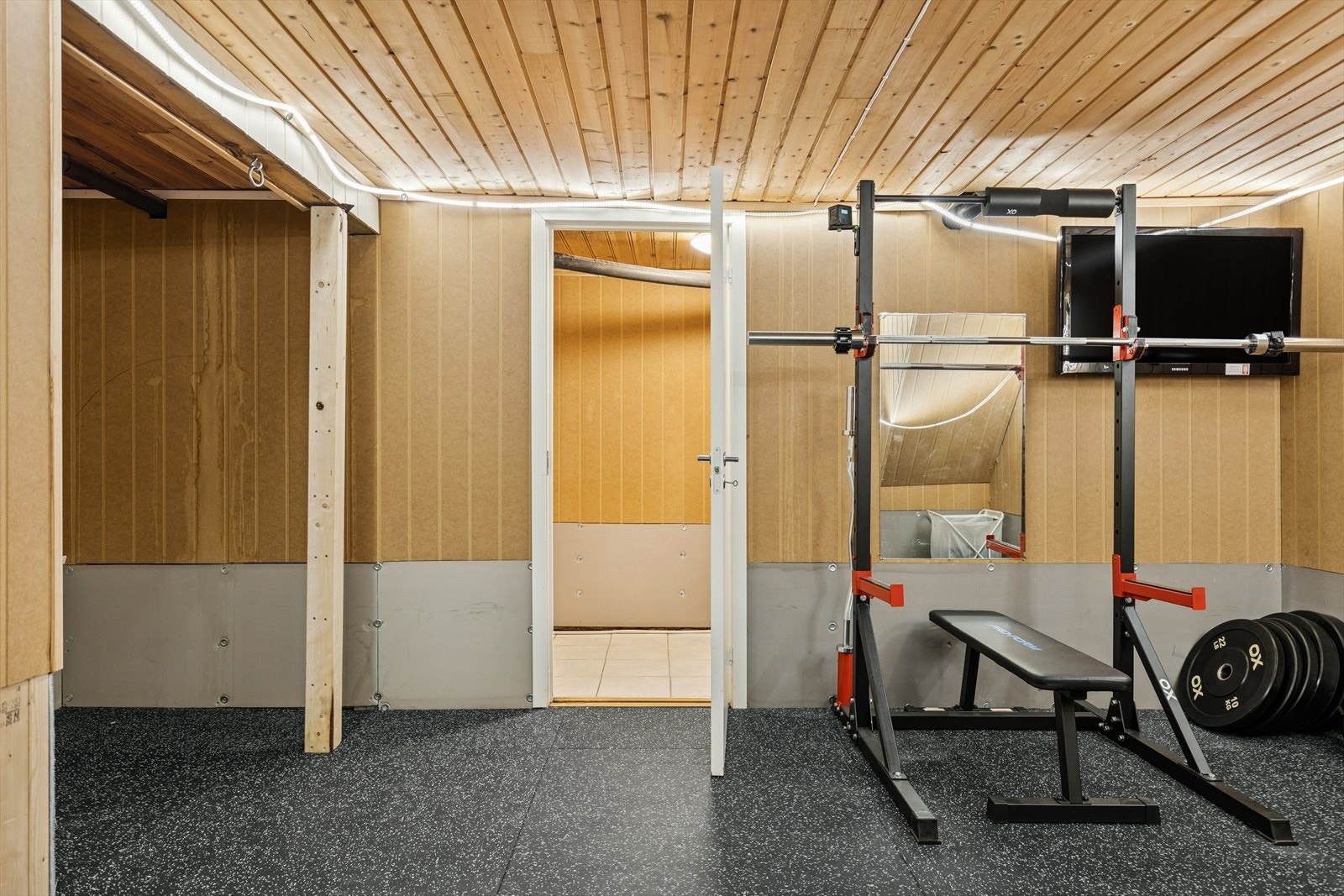 Trimrom i kjeller - Ikke omsøkt og godkjent for varig opphold Galleribilde