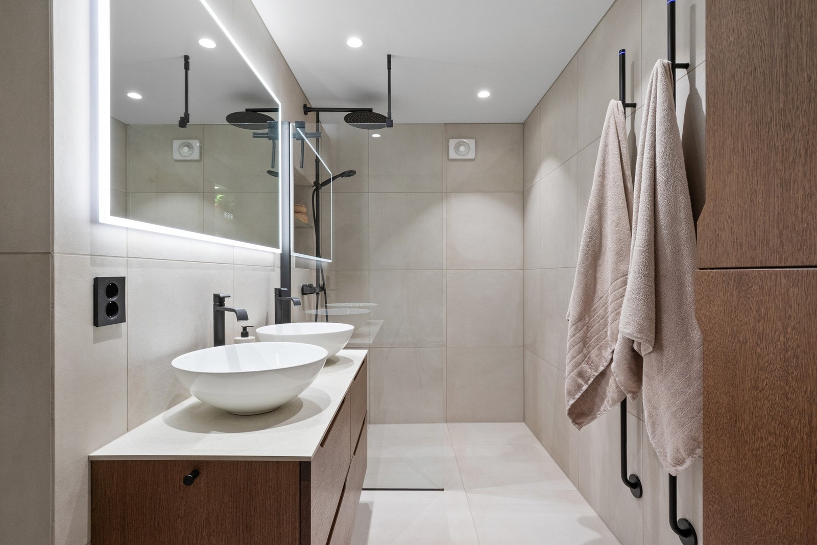 Lekkert bad i underetasjen. Galleribilde