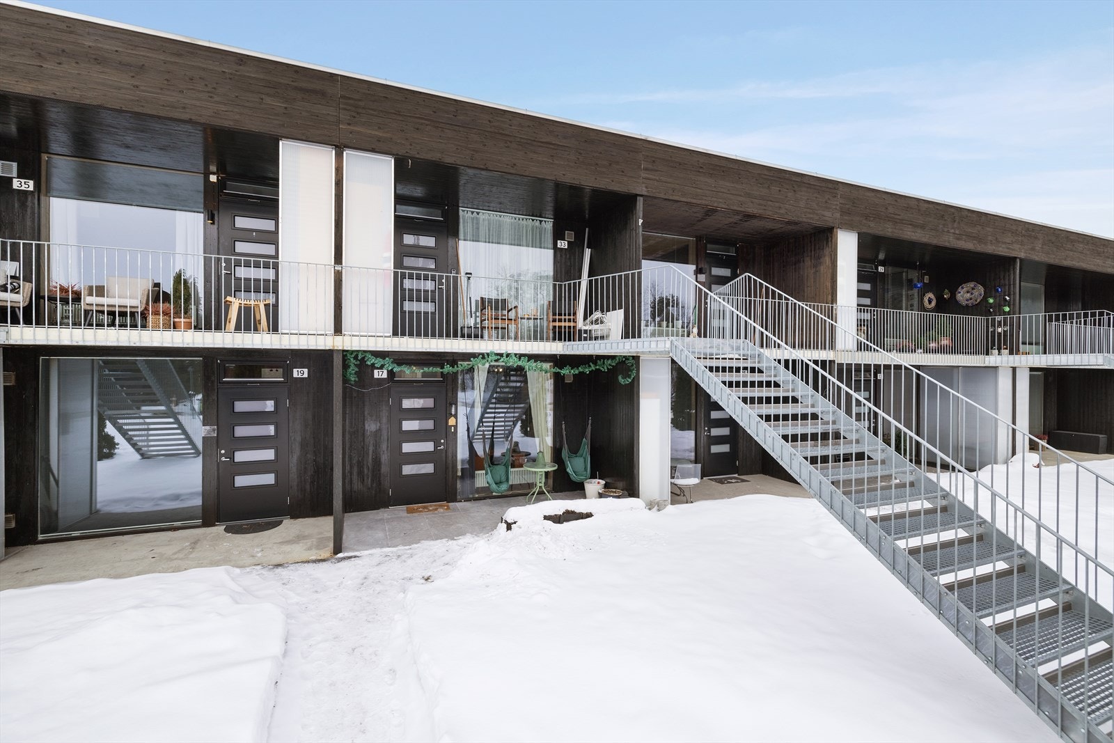 Leiligheten har en god internplassering på bakkeplan, og har enkel, trappefri adkomst. Galleribilde