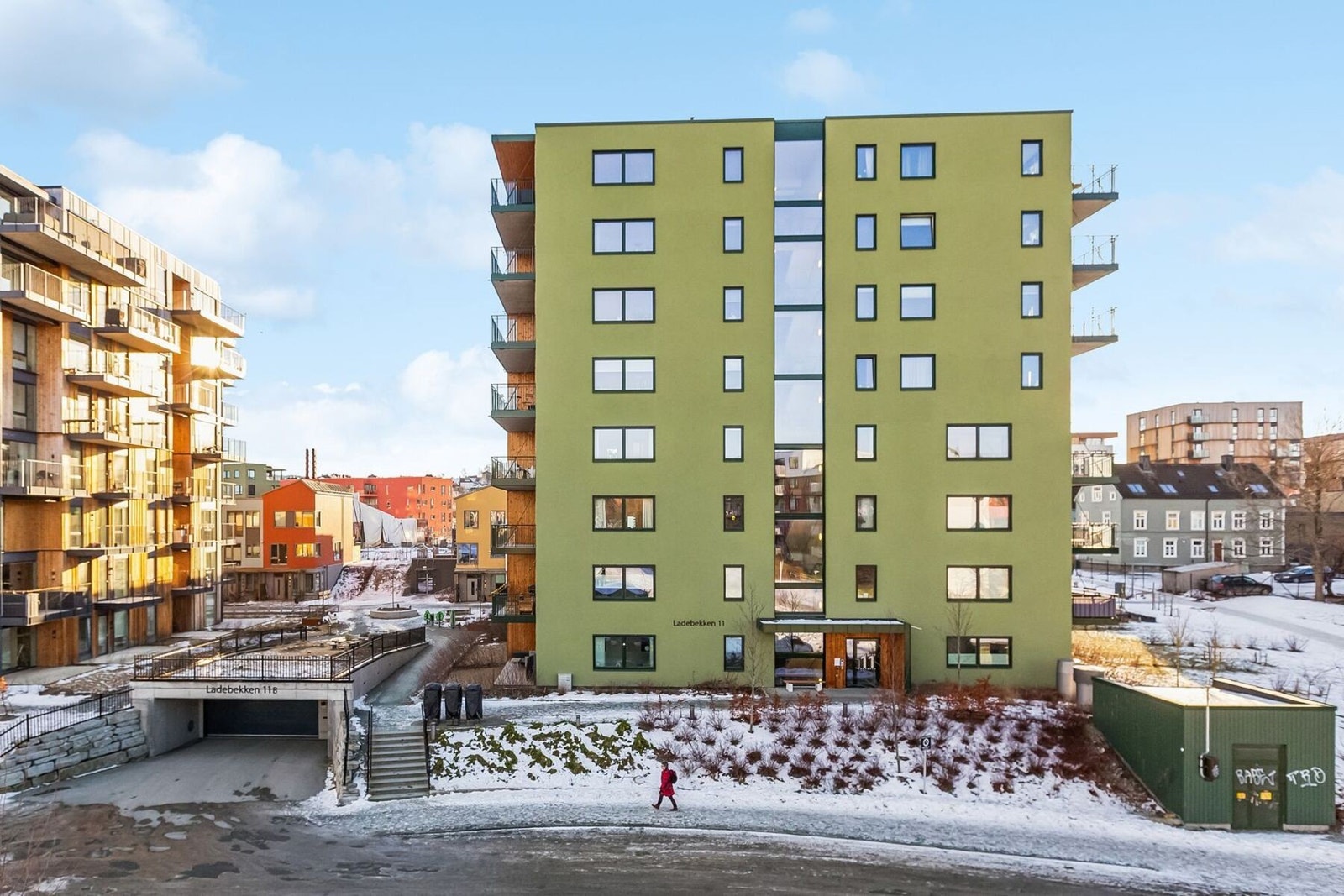 Her bor du sentralt på Lilleby, med kort gangavstand til City Lade, enkel tilgang til kollektivtransport og et bredt utvalg av servicetilbud i nærområdet. Velkommen til hyggelig visning! Galleribilde