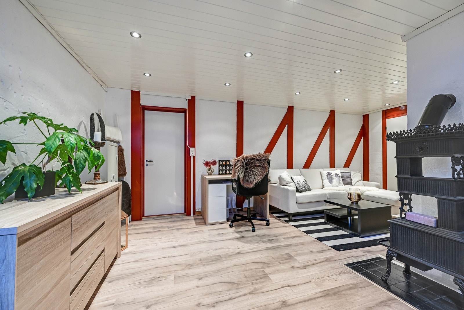 Praktisk kjellerstue i kjelleretasjen. (Ikke søkt bruksendret) Galleribilde