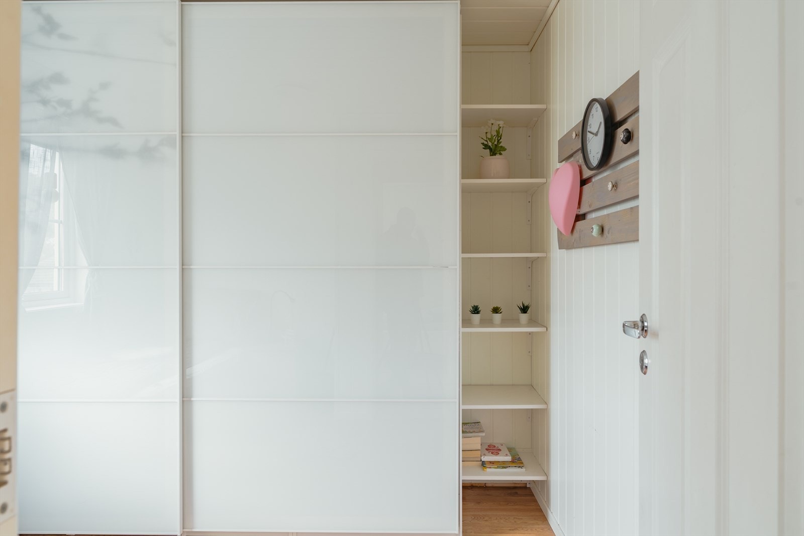 Soverom 3 | Rikelig med oppbevaring Galleribilde