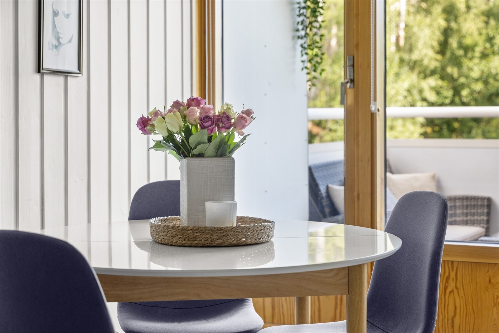 Fra stuen er det utgang til en flott balkong Galleribilde