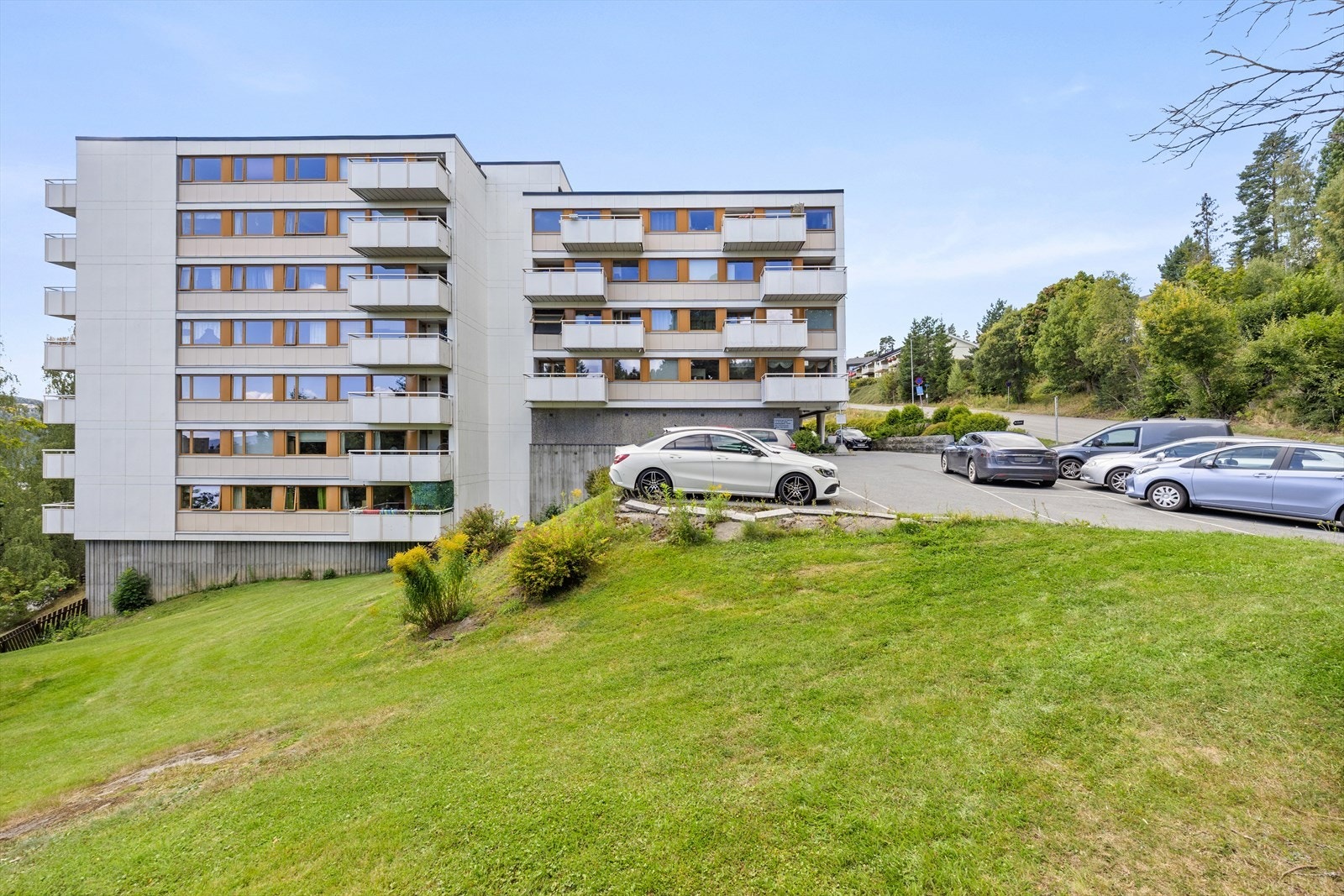 Dette er en lettstelt og fin leilighet med innholdsrik planløsning Galleribilde