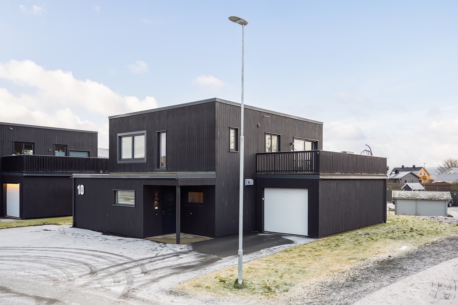 Velkommen til Grims Gate 10 B- En pen og moderne funkis enebolig, innredet med utleiedel som leies ut for kr. 9.500,- /mnd. Foto: Oscar Stoltenberg Galleribilde