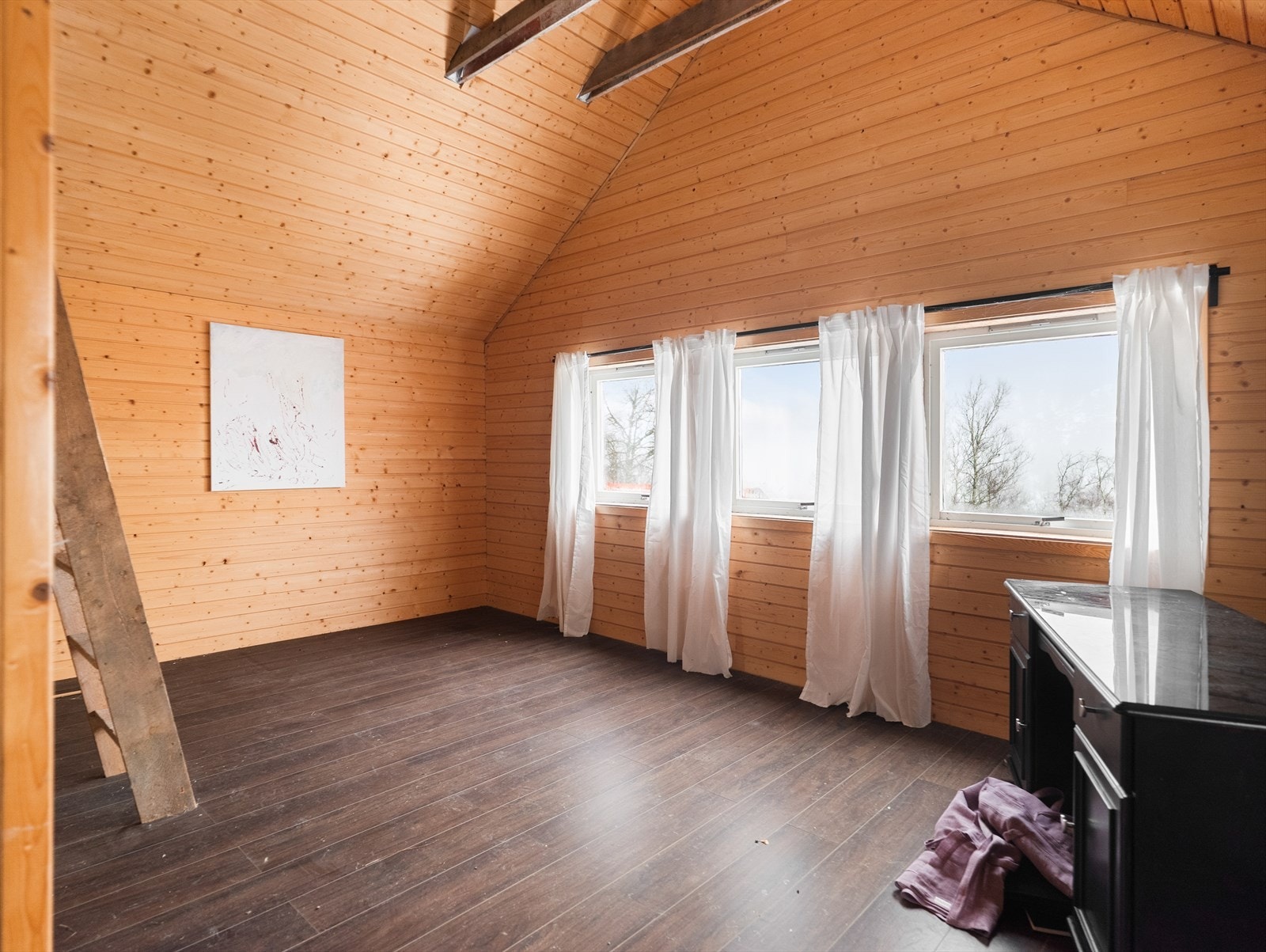 Låven er på 92 kvm Galleribilde