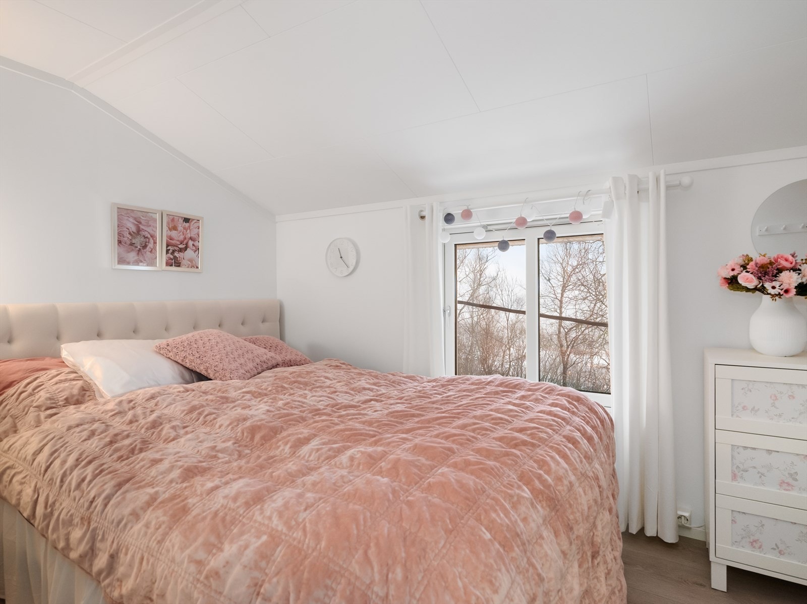 Soverommet gir en behagelig og avslappende atmosfære Galleribilde