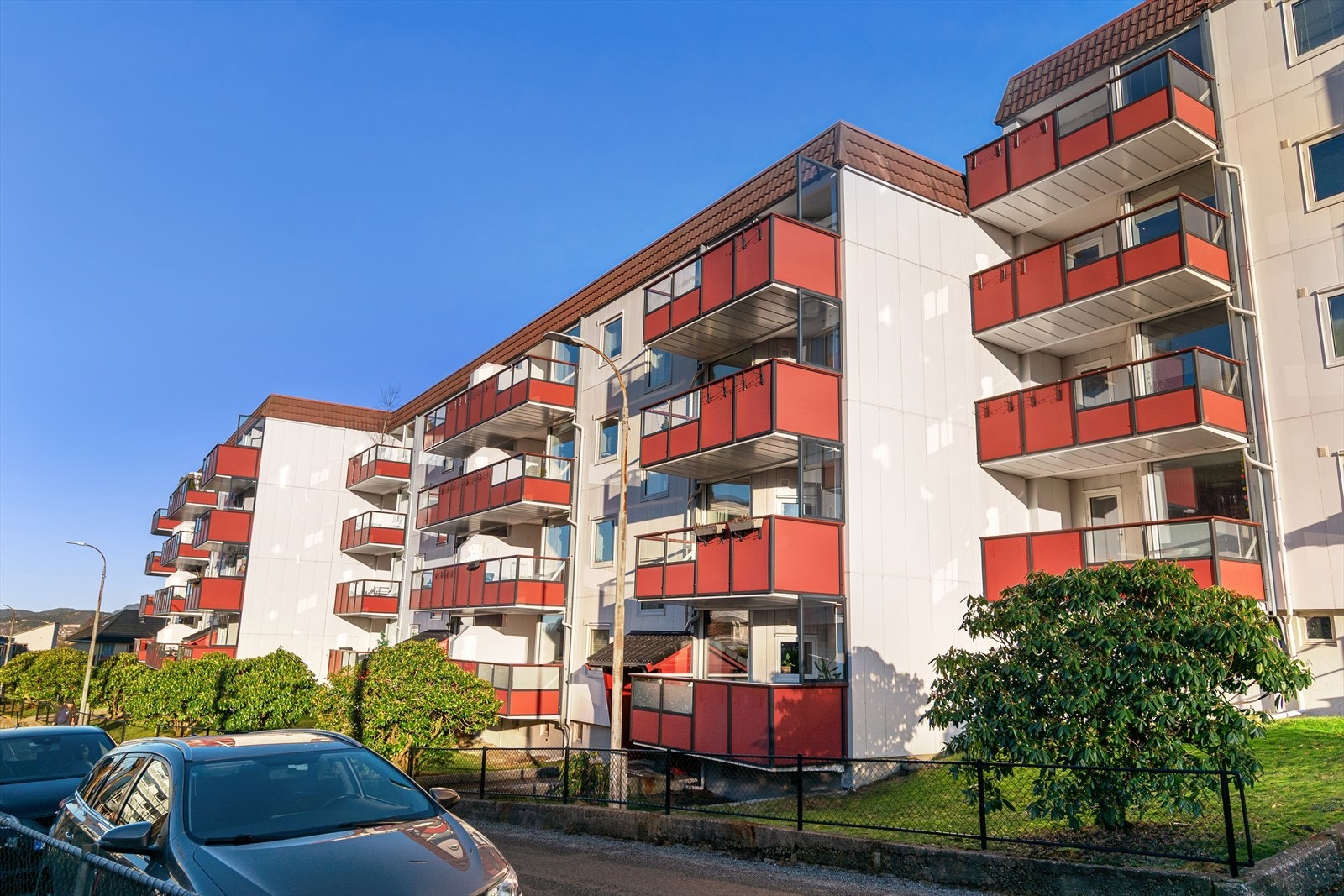 - Fra leiligheten er det kun 3 min gange til busstoppet "Monrad Mjeldes vei" - Galleribilde