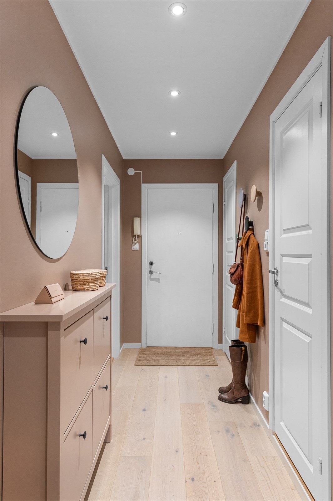 - Leiligheten disponerer en ekstern bod i underetasjen på 7,9 m² - praktisk for ekstra oppbevaring - Galleribilde