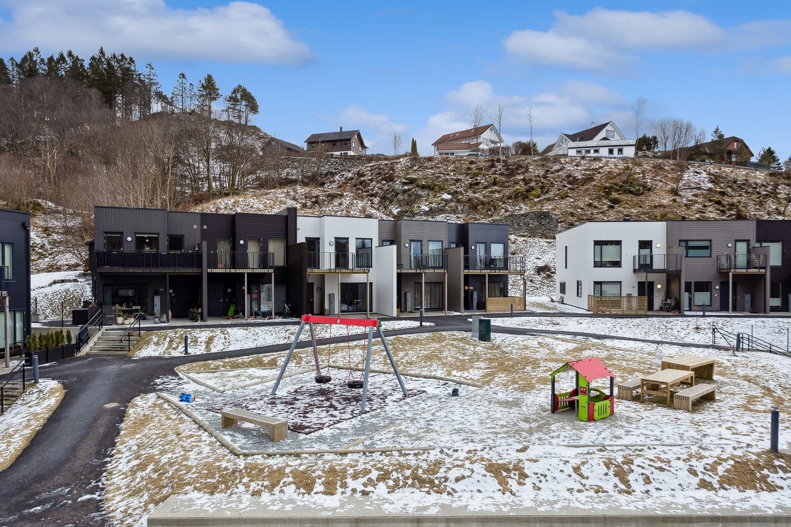 Velkommen til Salhusvegen 88C - presentert av Line Jeanette Hyseth Heggelund v/DNB Eiendom Galleribilde