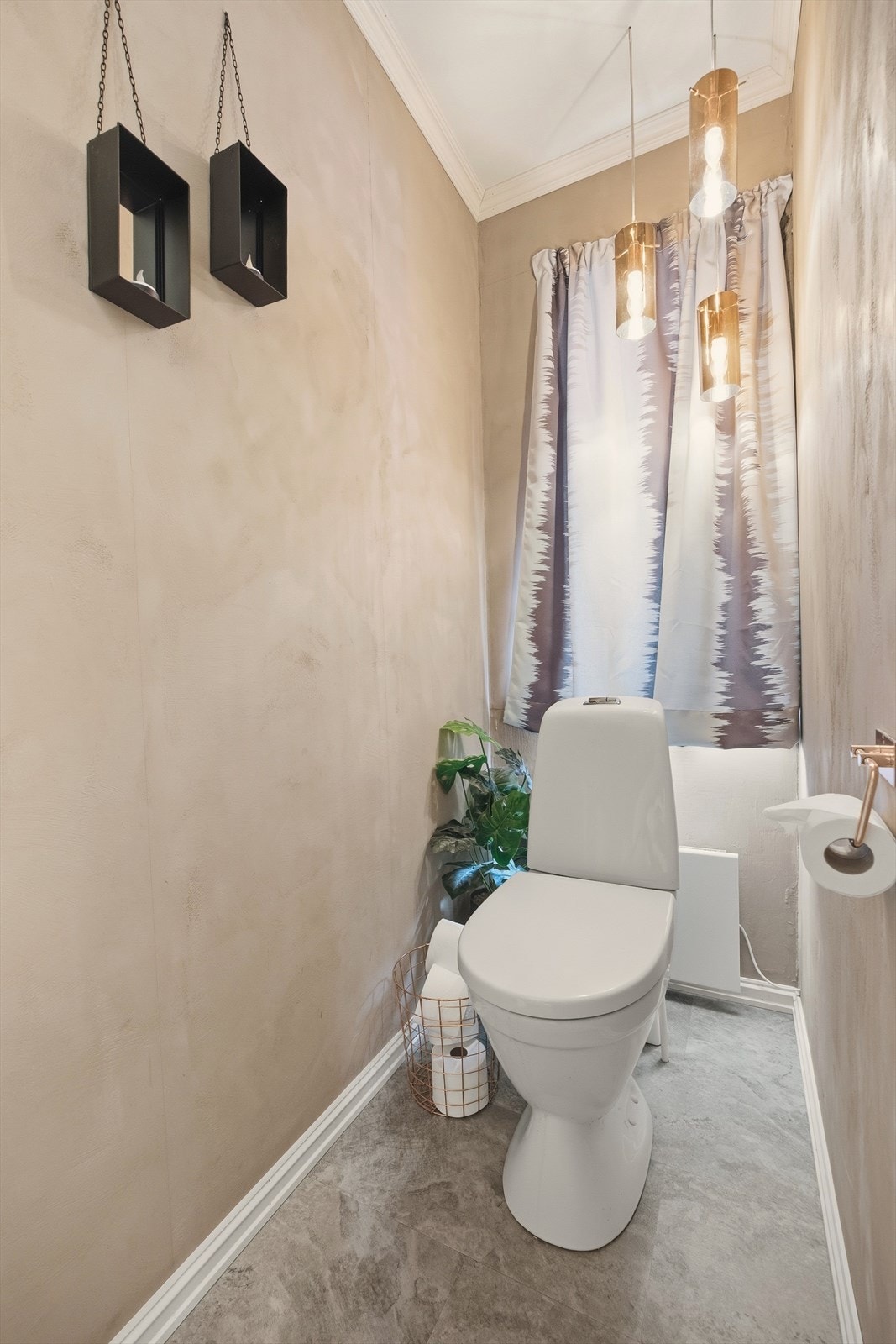 Toalettrom i gangen Galleribilde