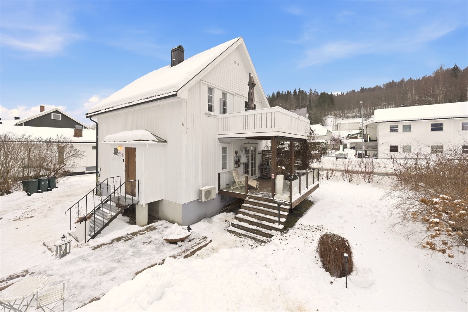 Boligen har en fin fasade som er bevart fra byggeår Galleribilde