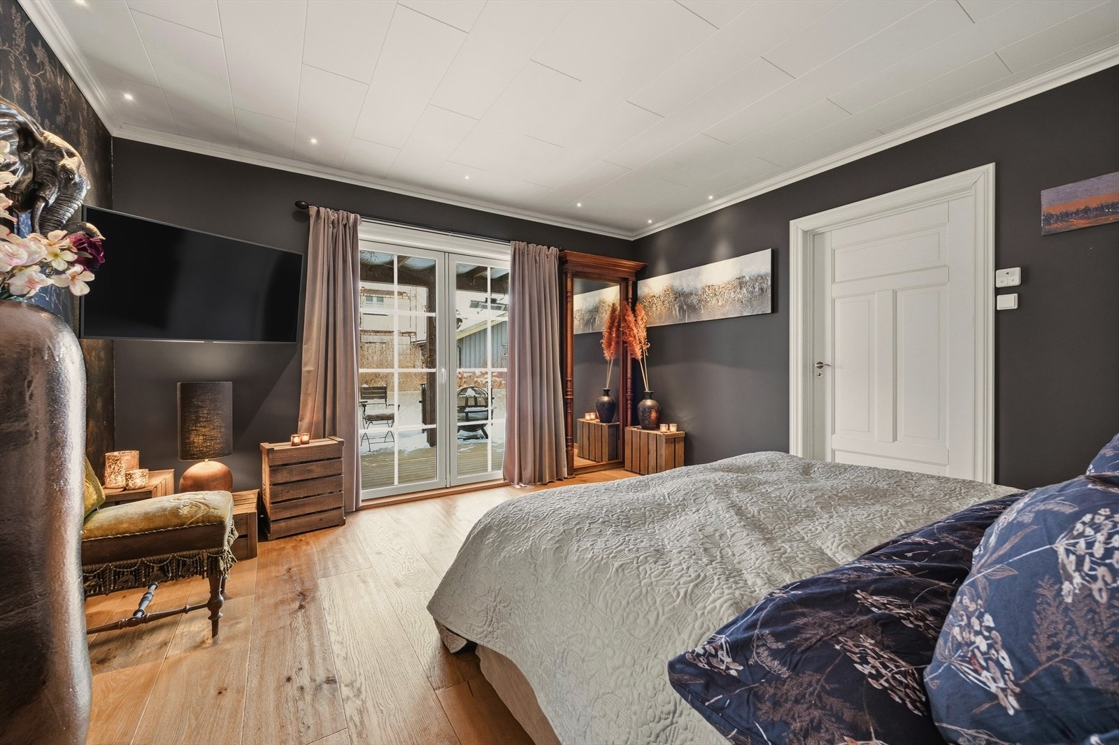 Fra soverommet er det adkomst til veranda Galleribilde