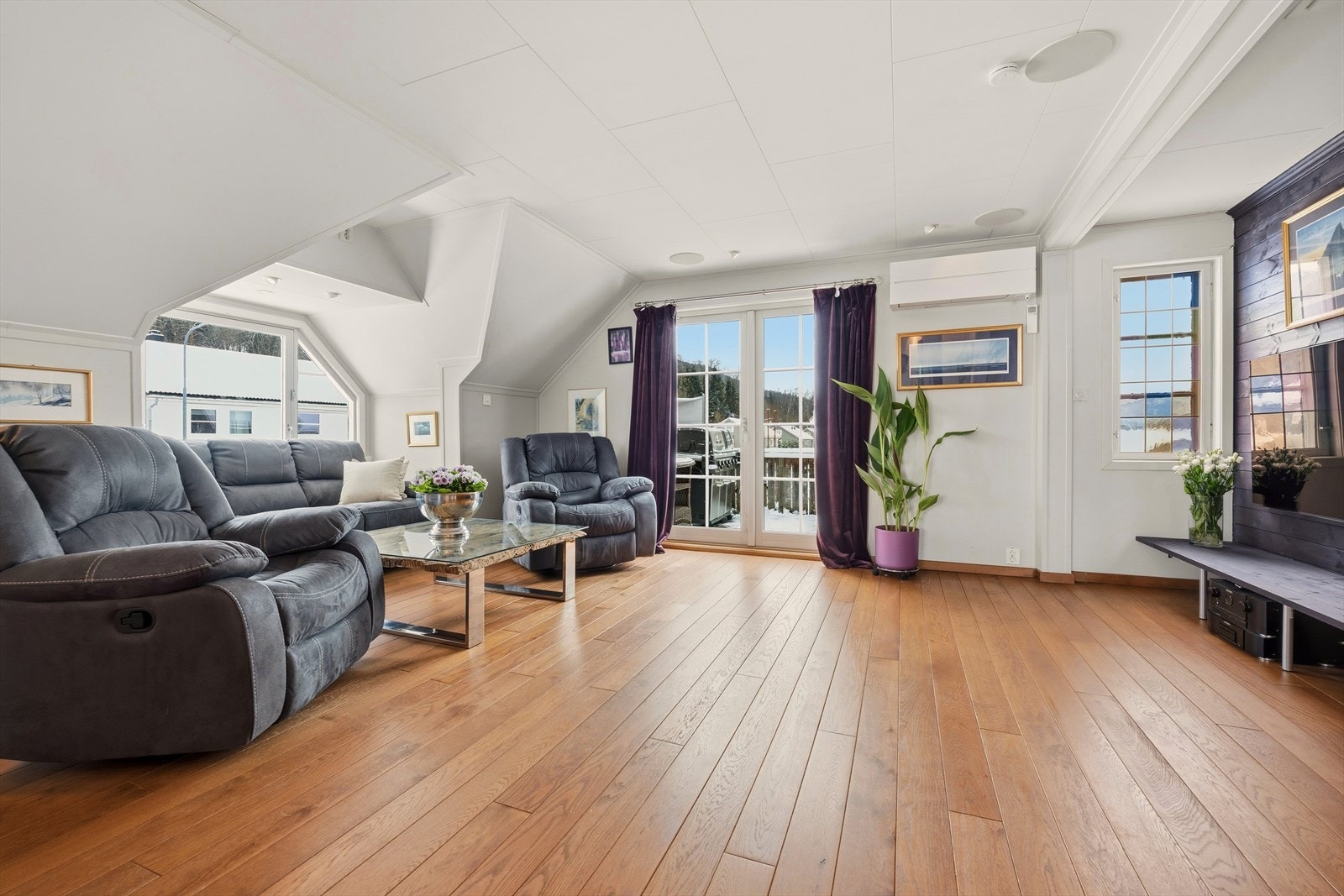 Stor og lys stue Galleribilde