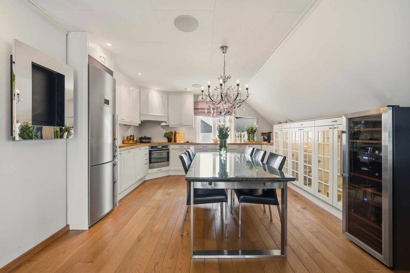 God plass for spisebord i tilknytning til kjøkkenet Galleribilde