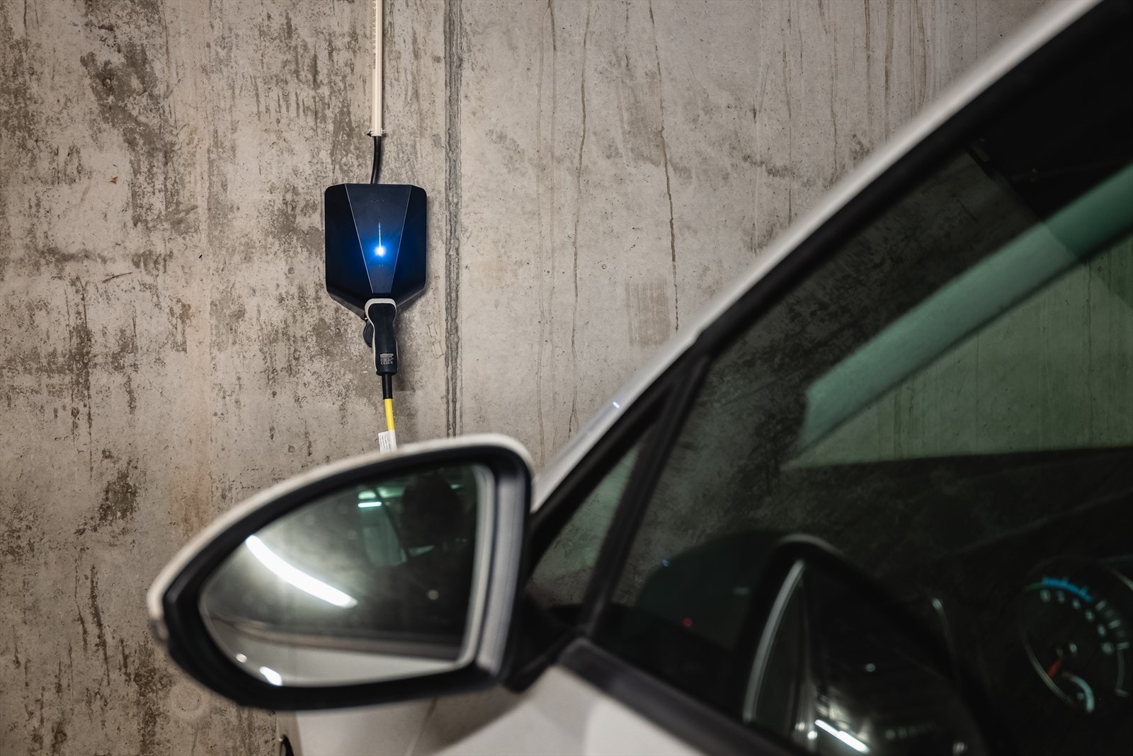 Det er montert el-billader på plassen, som medfølger handelen. Galleribilde