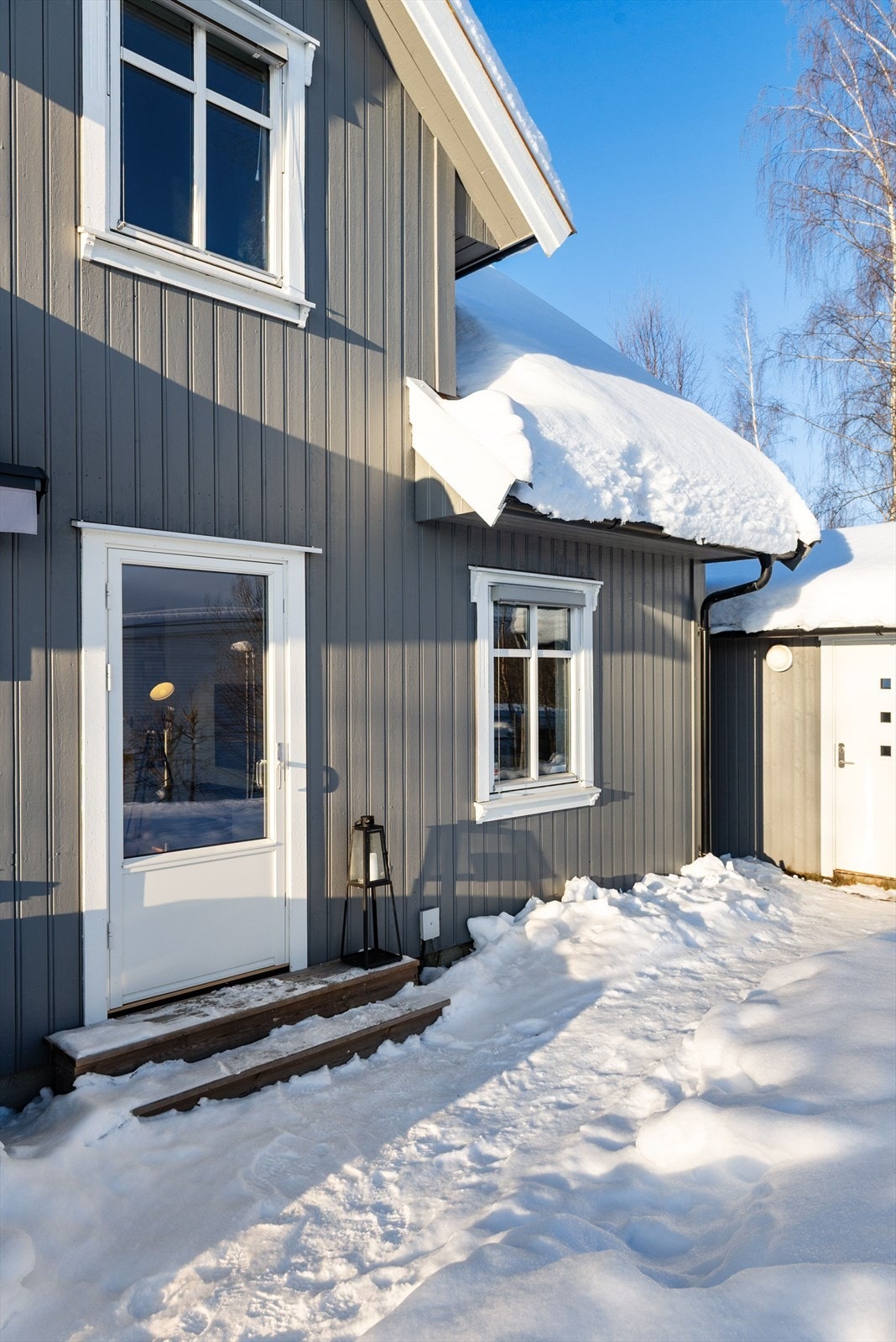 Utgang fra stuen til hagen. Galleribilde