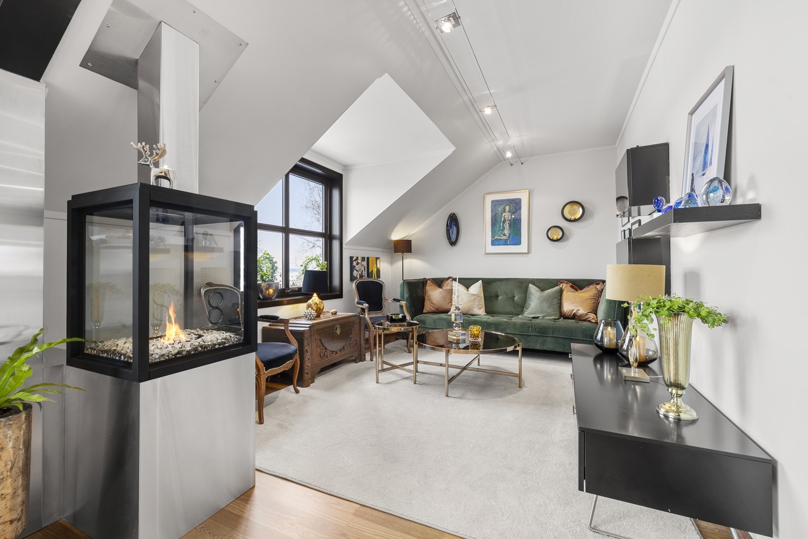 Den endrede planløsningen gir mulighet for en ekstra TV-stue/ oppholdsrom. Alternativt kan man tilbakeføre til 2 soverom. Galleribilde