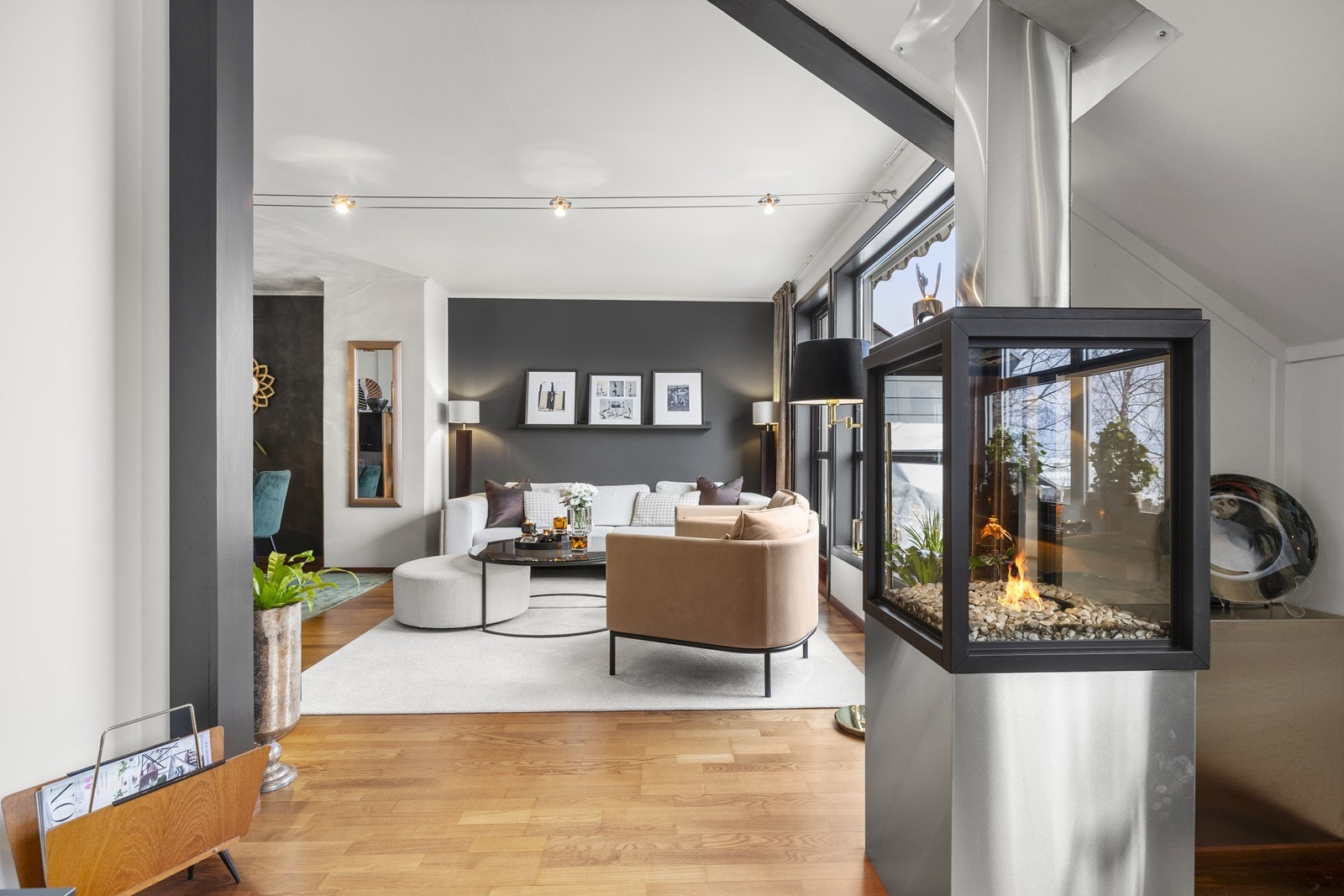 Gasspeisen er plassert slik at den kan nytes fra flere soner i rommet. Galleribilde