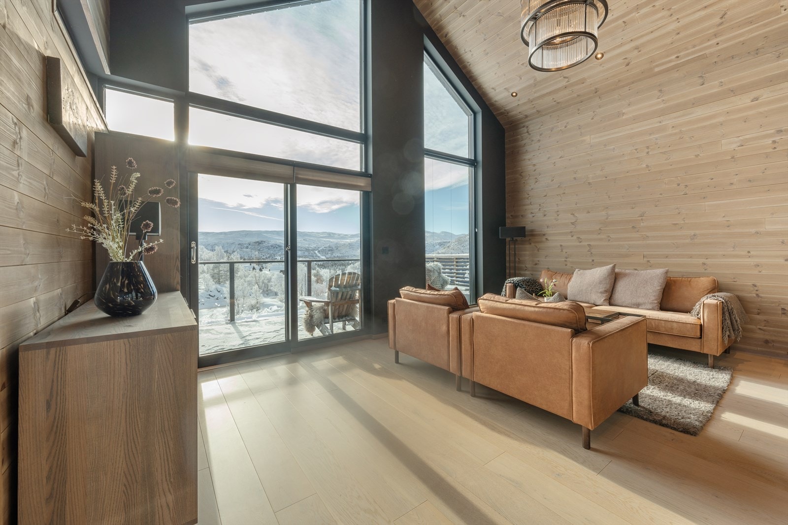 fra stuen er det vid utsikt over Hovden. Galleribilde