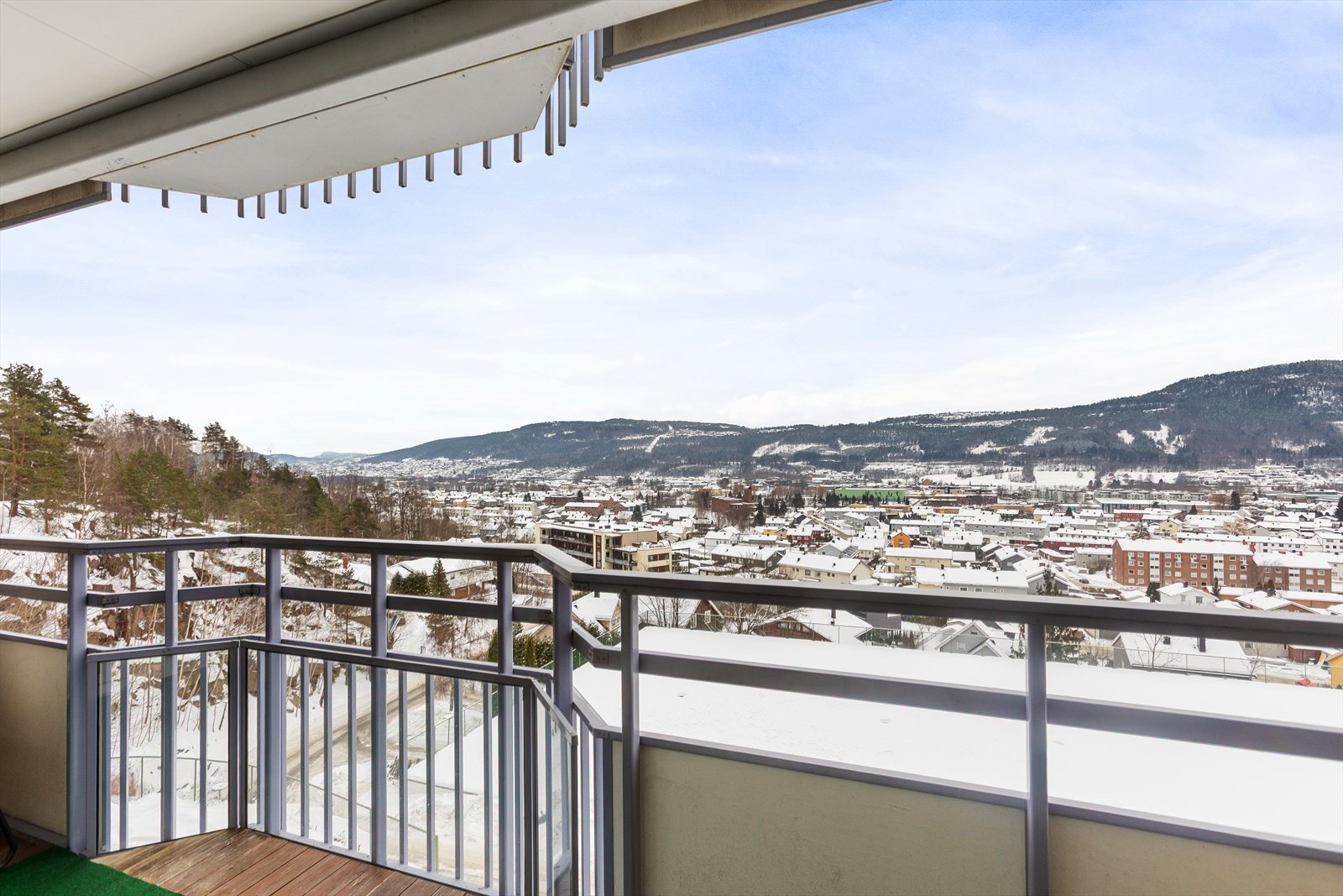 Her har du meget gode solforhold gjennom store deler av dagen midtsommers Galleribilde