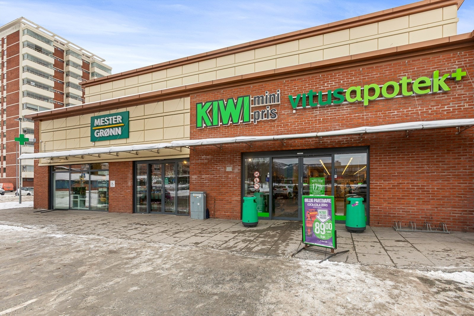 Apotek, Mester Grønn og Kiwi XL på Åssiden Galleribilde