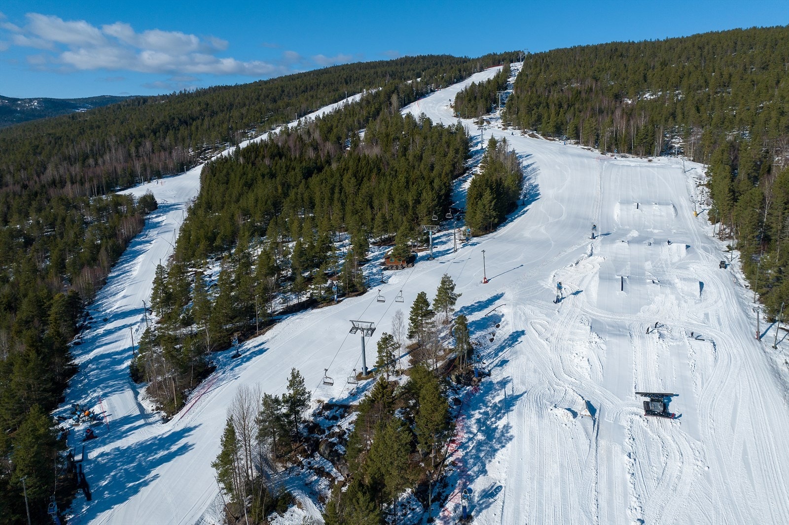 Åssiden har også flotte Aron - en del av SkiMore, og ligger kun få minutters kjøring fra leiligheten Galleribilde