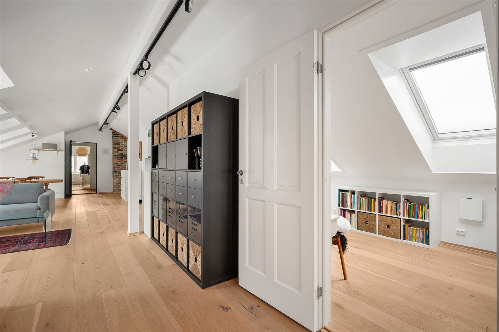 Dette er en praktisk og anvendelig etasje som gir boligen stor fleksibilitet Galleribilde
