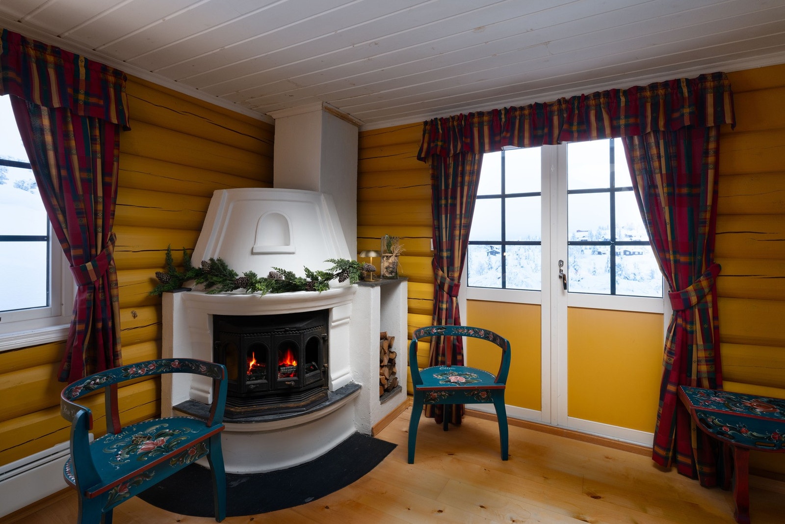 Fra hovedsoverommet er det direkte utgang til veranda. Galleribilde