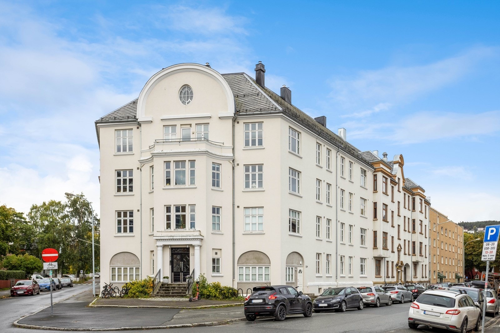 DNB Eiendom v/Jørgen Bratberg Michaelsen tlf. 47613726 ønsker deg velkommen til Klostergata 33 - En romslig selveierleilighet i en klassisk og pen bygård på Øya. Galleribilde