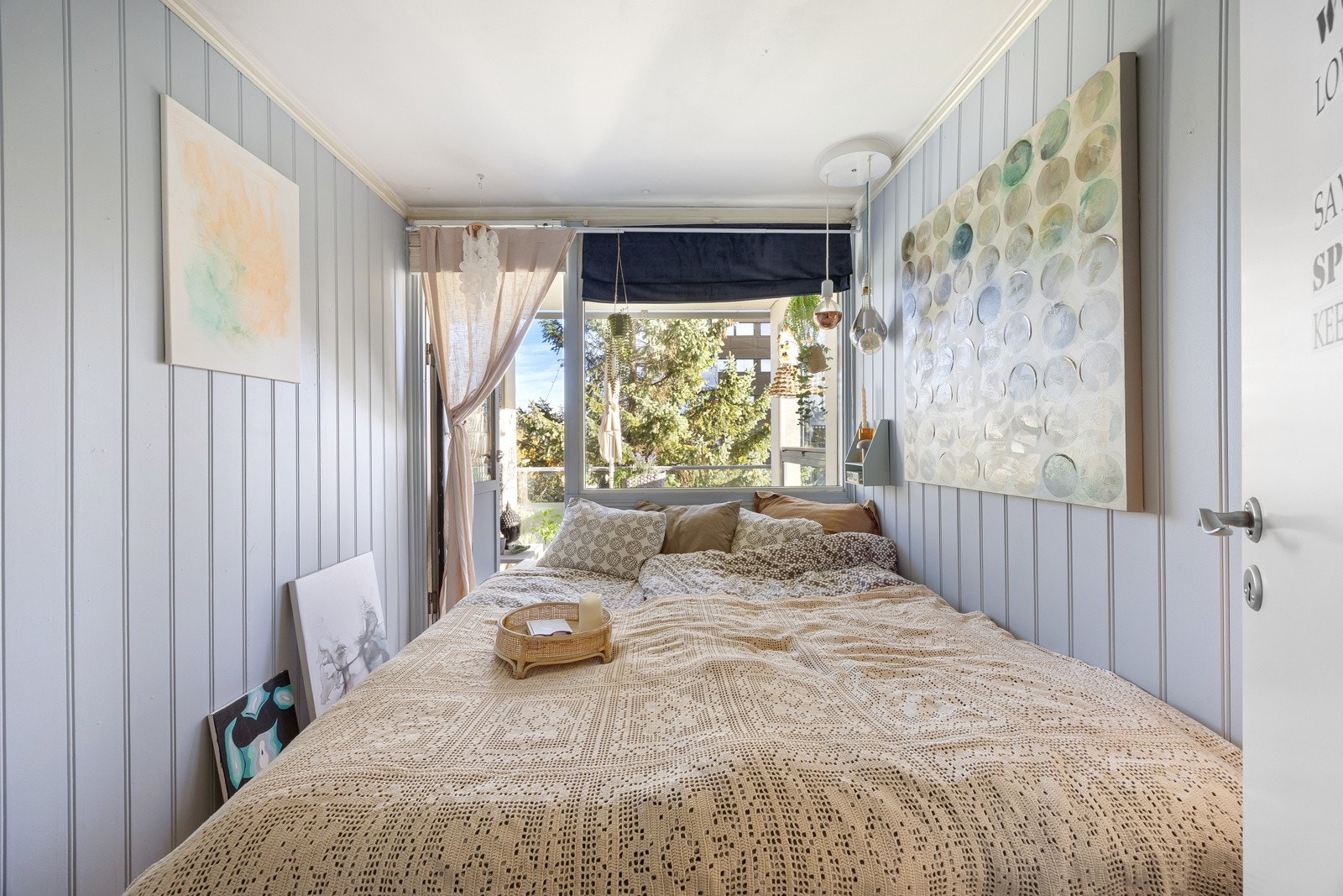 Boligen har 2 soverom. Dette er det minste. Galleribilde