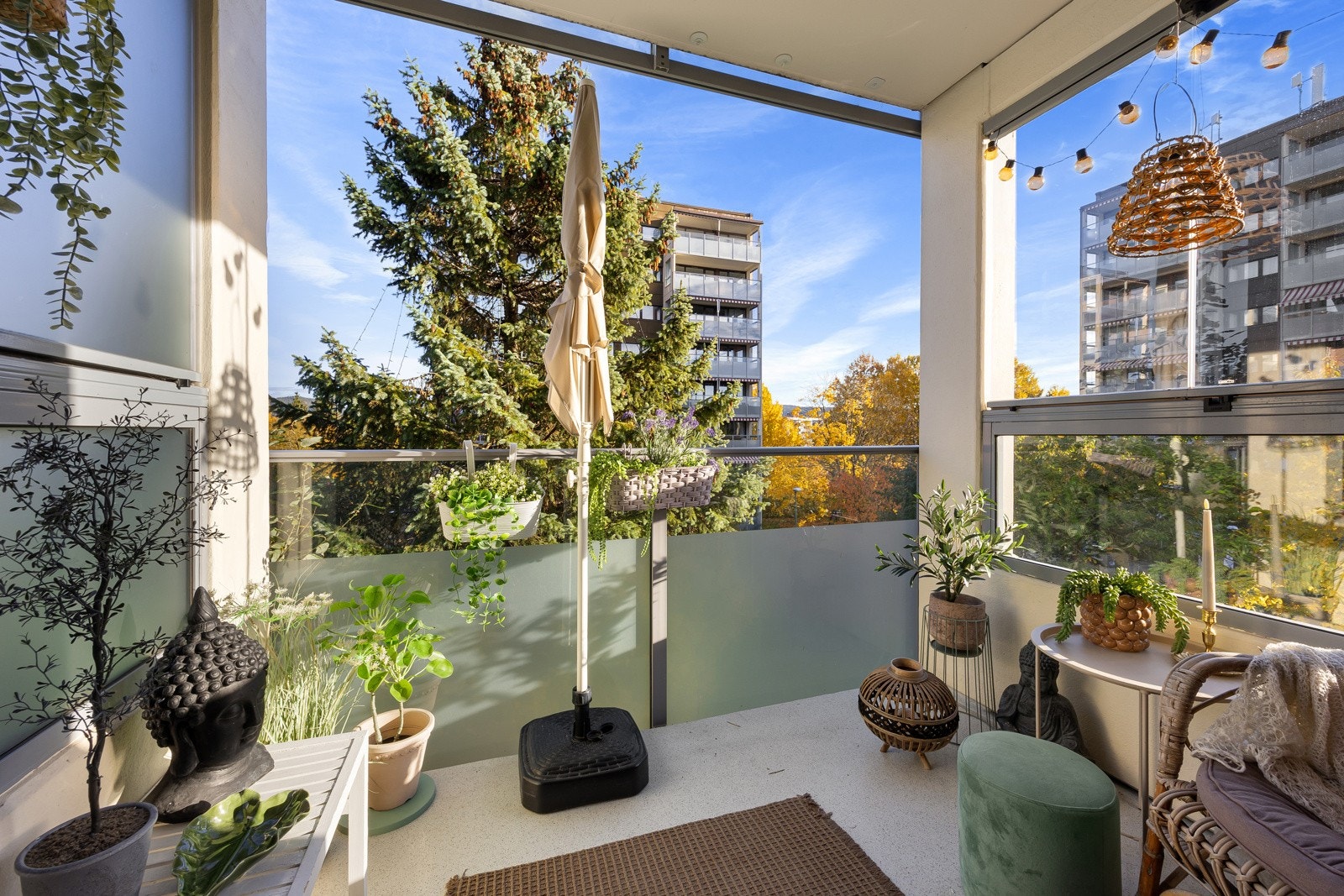 I tillegg til markterrassen medfølger balkong med utgang fra det soverommet ved kjøkkenet. Galleribilde