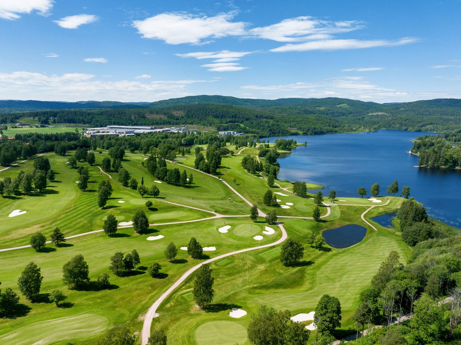 Området Bogstad byr på Oslos beste golfbane, flotte turmuligheter og badeplass Galleribilde