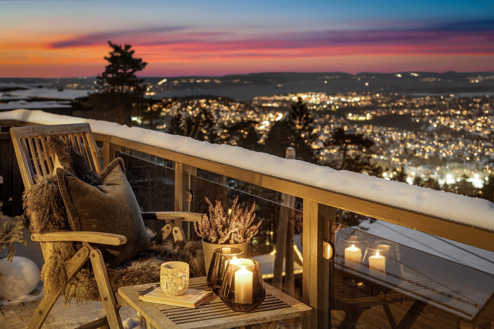 Utsikt fra terrassen gir opplevelse av å bo på Oslos tak Galleribilde